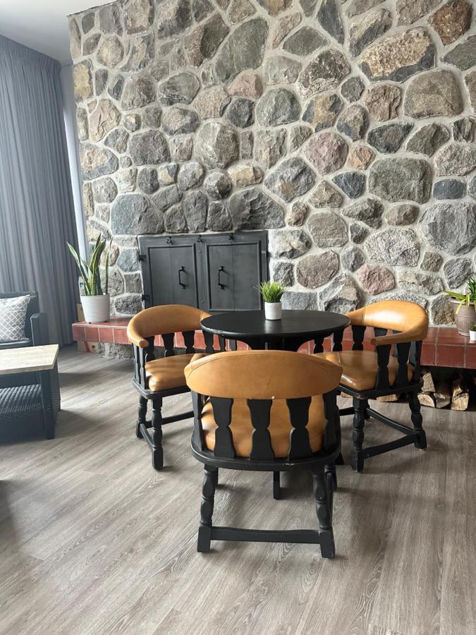 Hotel Far Hills Val-Morin Exterior foto